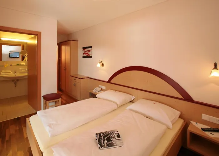 Waidmannsheil Aparthotel 4*